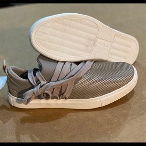 Women S-6 1/2 Grey Dress shoes